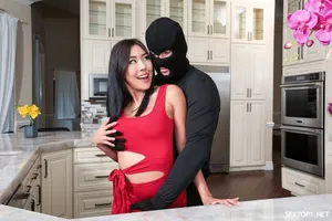 Gấu của tôi bị nghiện... bú cu