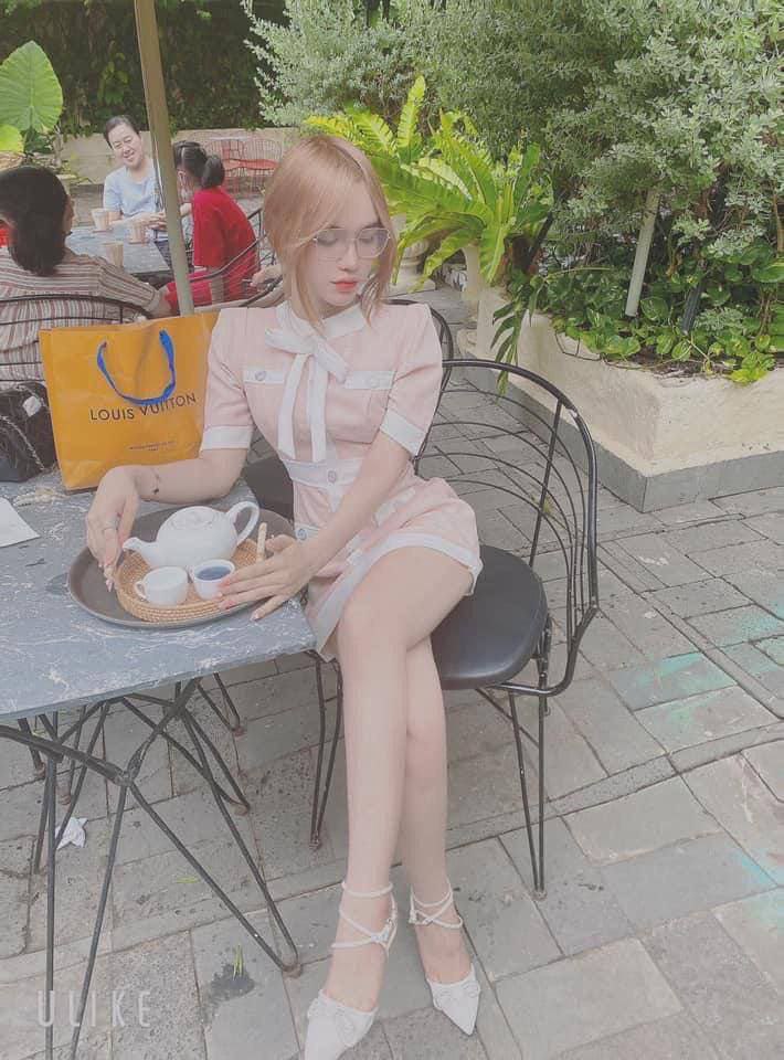 Cậu thanh niên bị 2 cấp trên nữ vắt kiệt trong chuyến công tác ở chung khách sạn